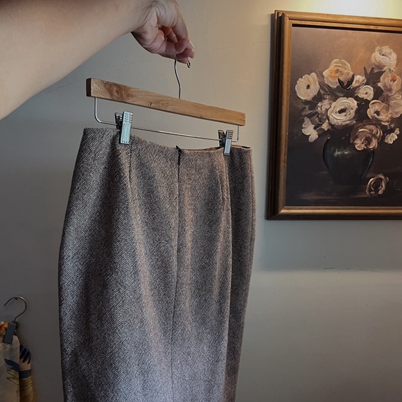 Brooks Brothers Wool Blend Skirt w Slit - Picture 3 of 11